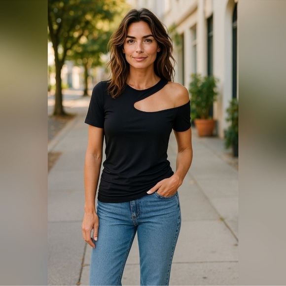 NWT Helmut Lang Black Cut-Out Short Sleeve
Seemless Jersey Tee Size M/L - Picture 2 of 6